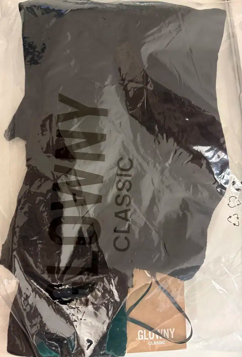 GLOWNY グロウニー G オフショルダー 長袖 黒