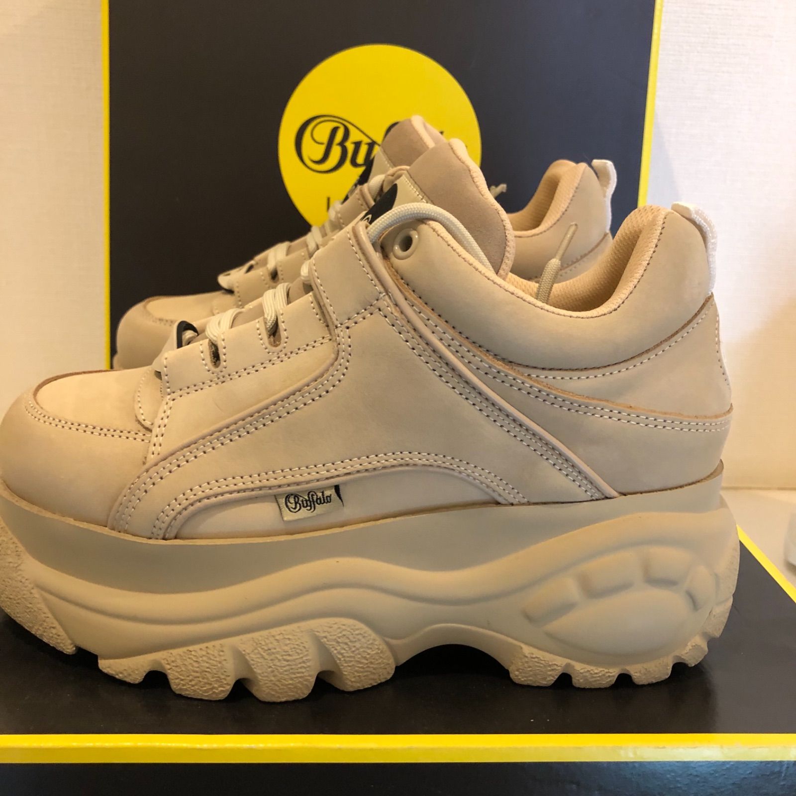 BUFFALO LONDON黄色スニーカー値下げ中！ Buffalo London - Buffalo Classic High Top Platform Sneakers | HBX