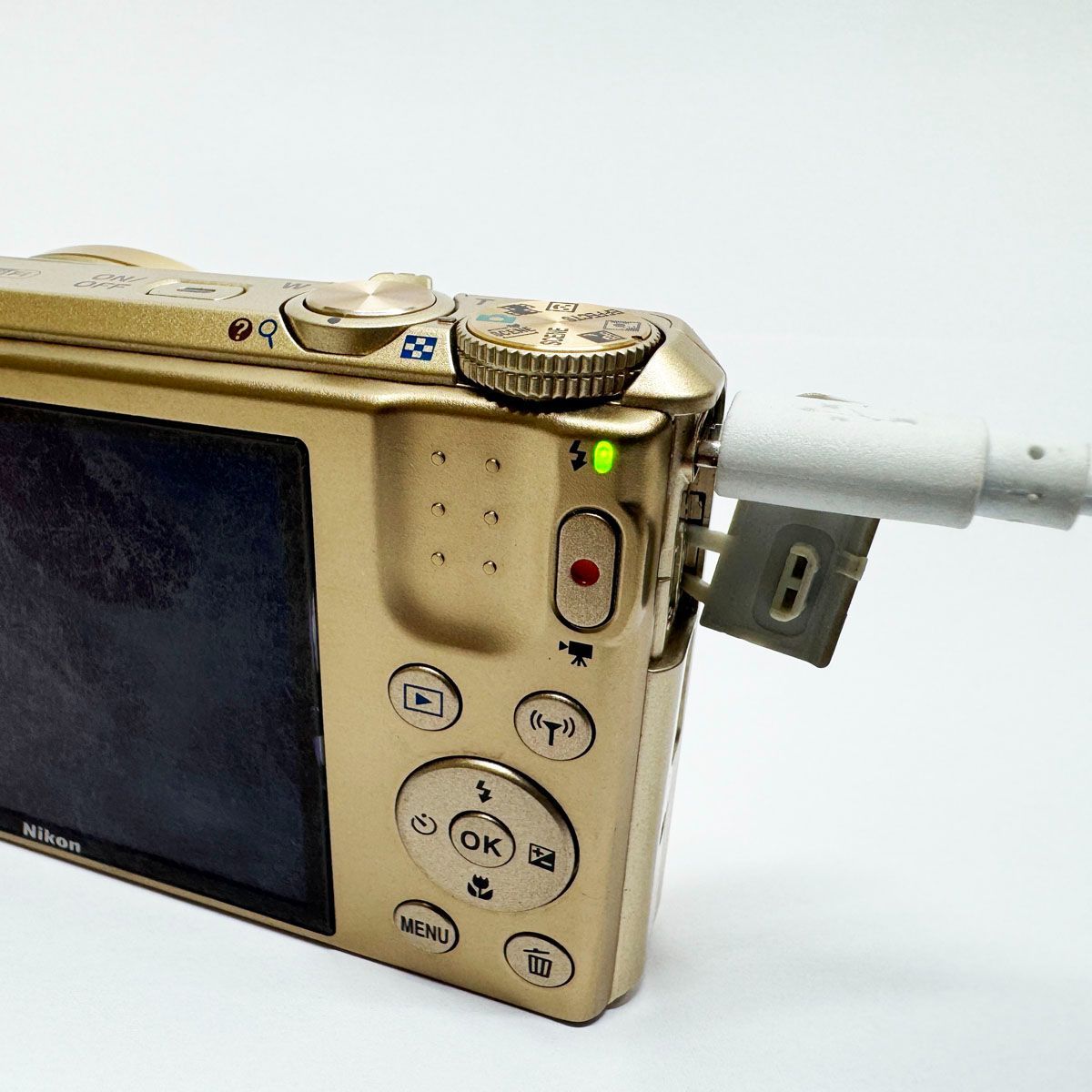 ジャンク○Nikon/ニコン コンパクトデジタルカメラ S7000