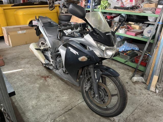 ホンダ CBR250R MC41 エンジンスプロケットカバー H355-58