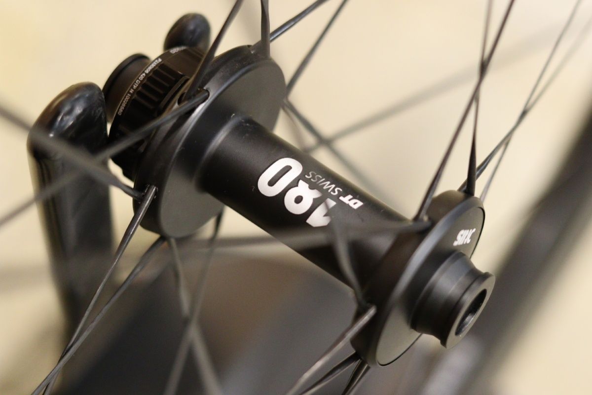 DTスイス DT SWISS ARC1100 DICUT DB 50/62 カーボン チューブレス 