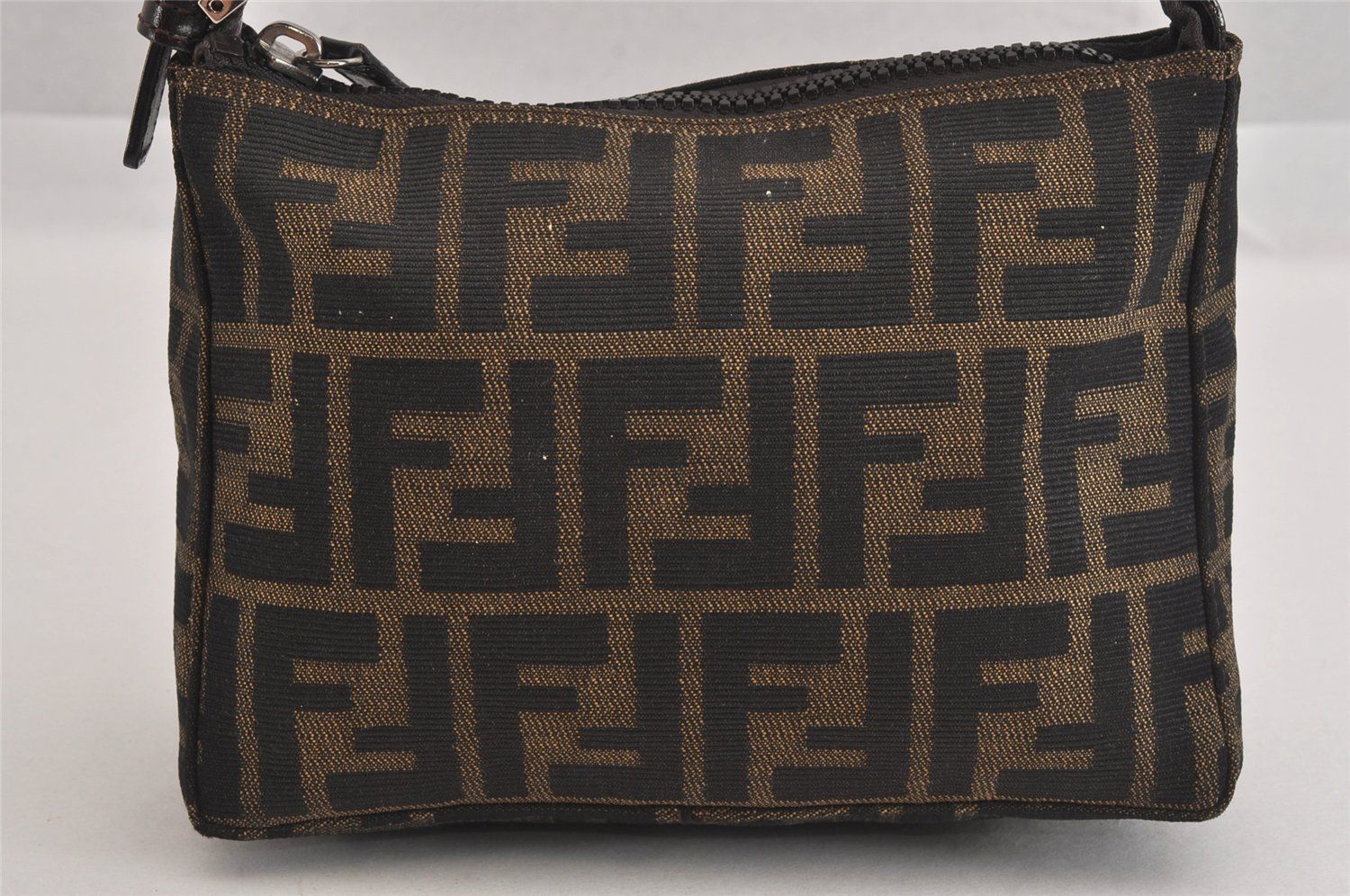 FENDI フェンディ