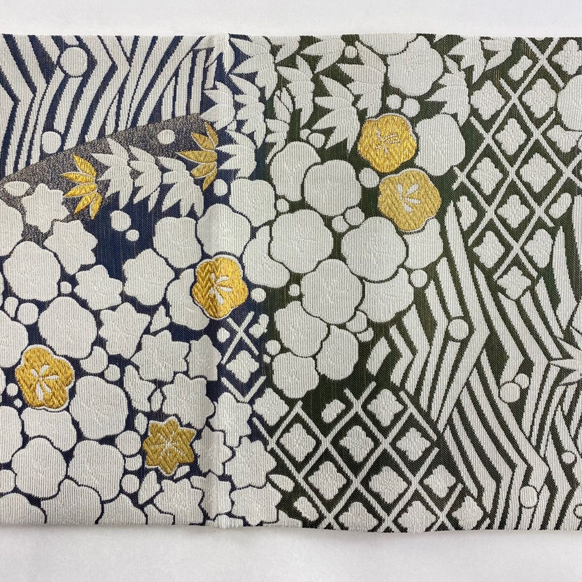 袋帯 美品 名品 梅 笹 金糸 ラメ糸 クリーム 六通 正絹 【中古