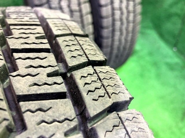 ダンロップ ウィンターマックスSV01