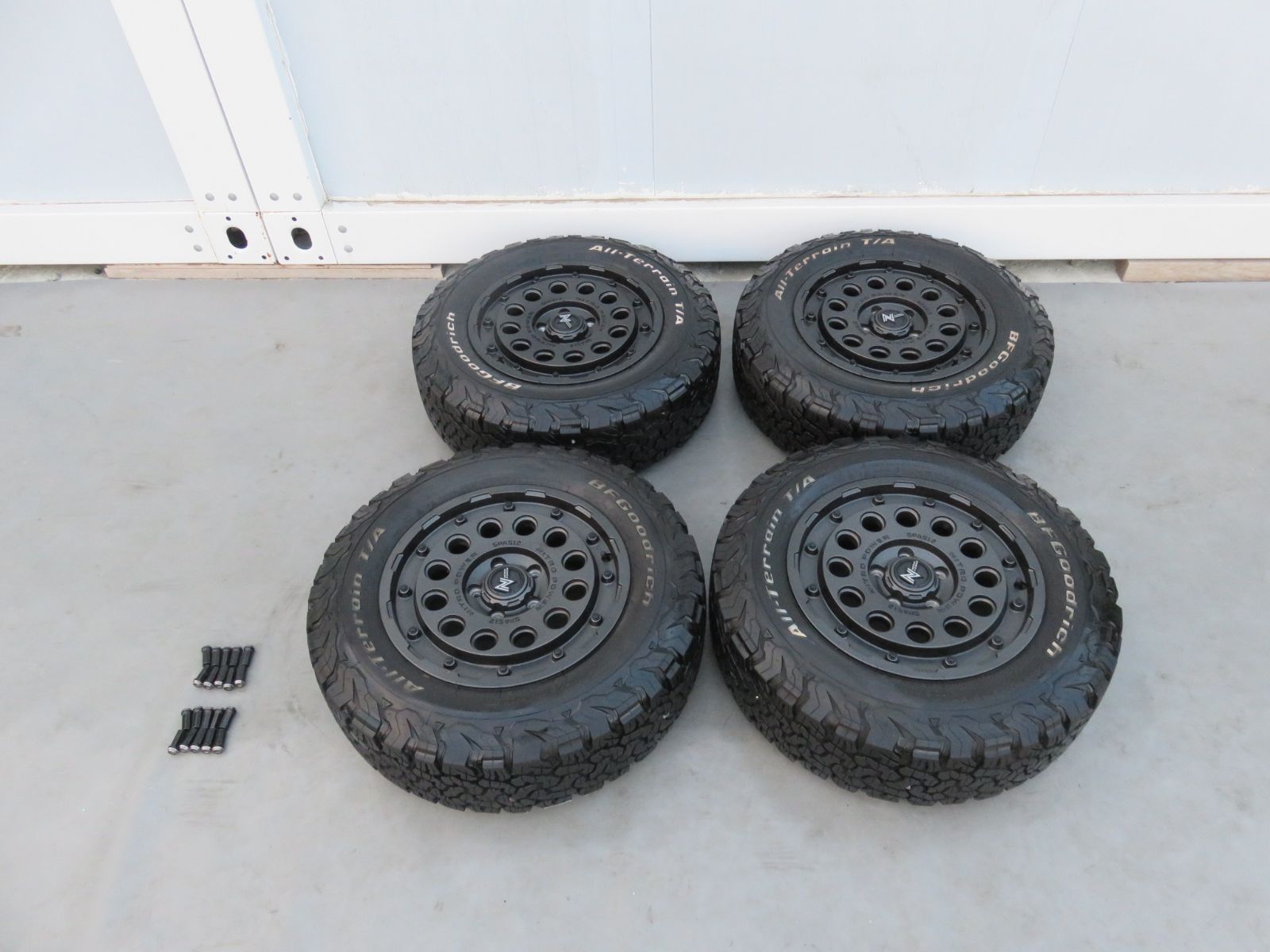 SFC2193 NITRO POWER SPAS12 H12 SHOTGUN 16インチ 16×7J 40 5穴 PCD114.3 ホイールタイヤ 215 70R16 プラド ハイラックス RAV4 デリカ エクストレイル アウトランダー