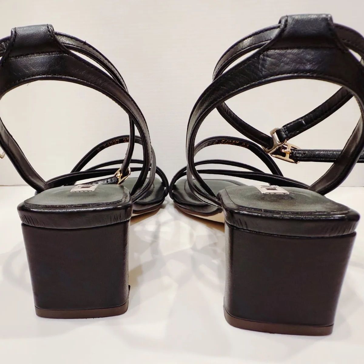 極美品】DIANA（ダイアナ） 22センチ サンダル 細ストラップ