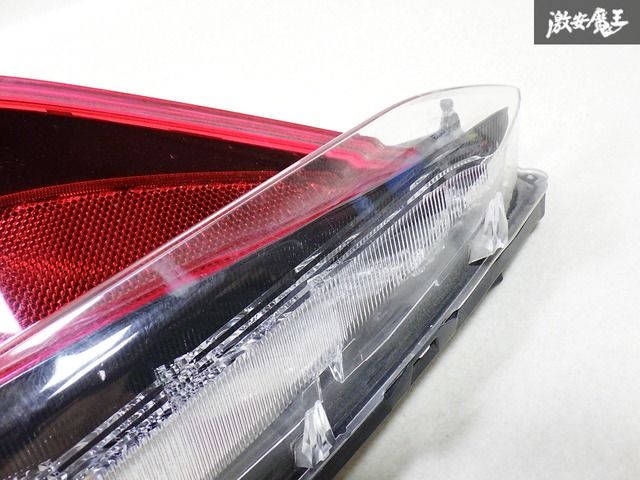 ☆点灯確認済☆ トヨタ 純正 ZVW52 プリウスPHV リア ウインカー