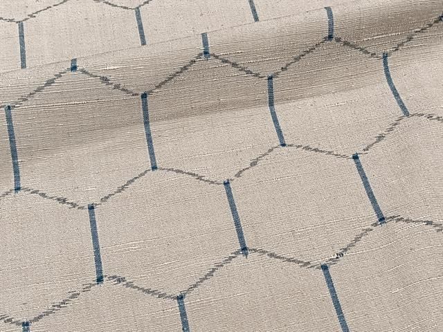 平和屋着物▽上質な紬 単衣 亀甲花文 黒地 正絹 逸品 未