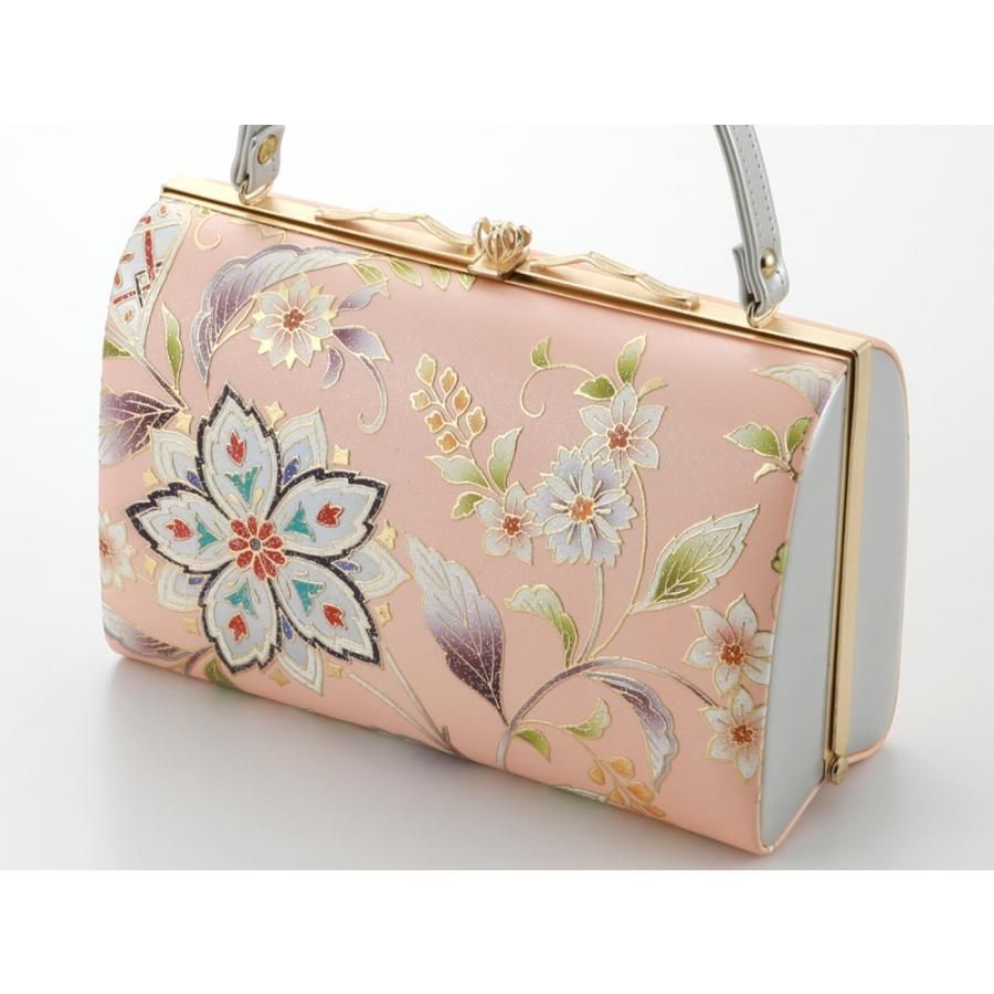 サーモンピンク