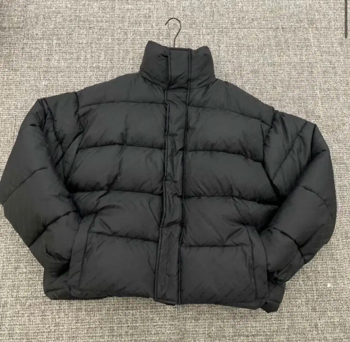 【BONTA】バレンシアガ　ダウンジャケット BALENCIAGA(バレンシアガ) ダウンジャケット - メルカリ
