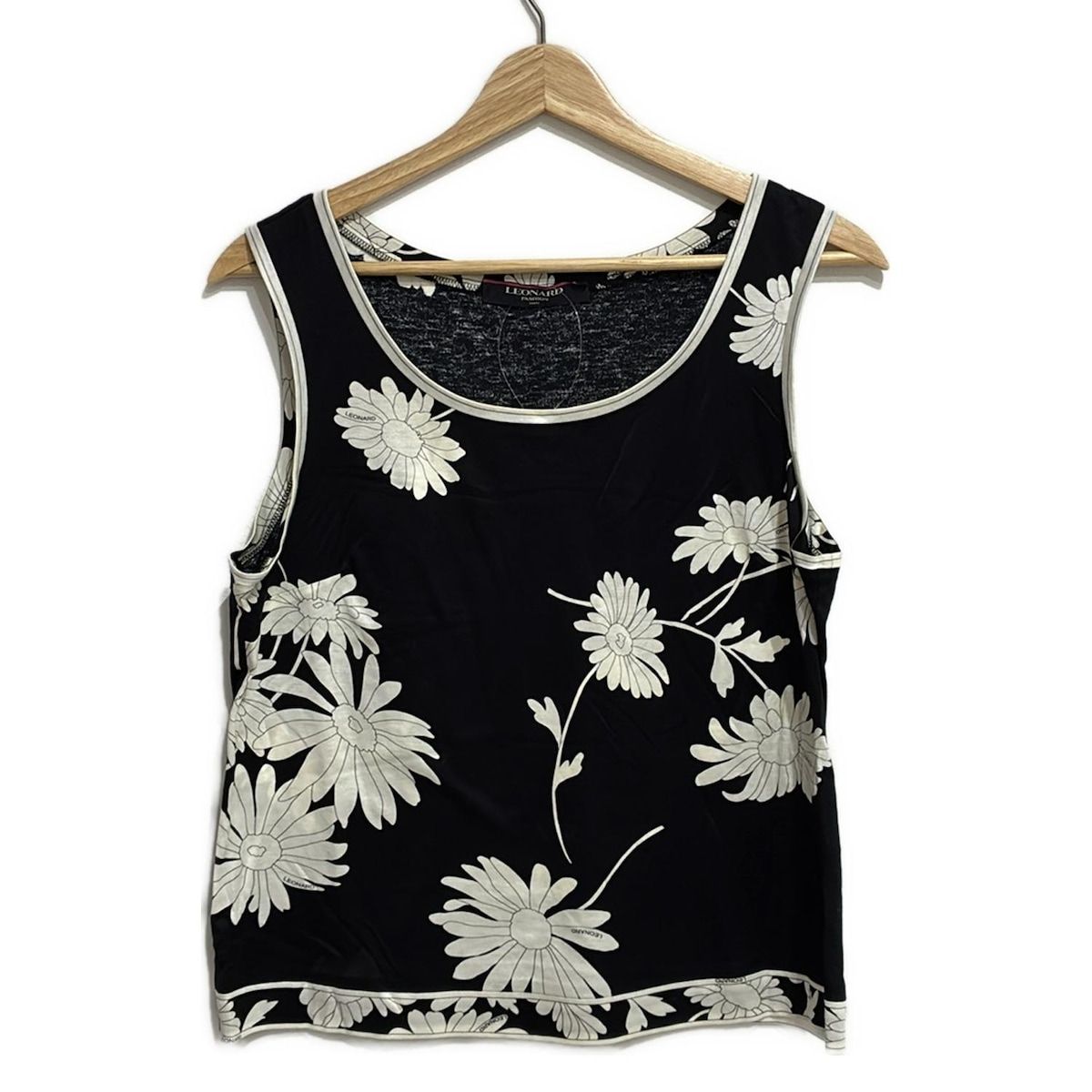 LEONARD レオナール ノースリーブカットソー サイズLL レディース - 黒×白 クルーネック 花柄