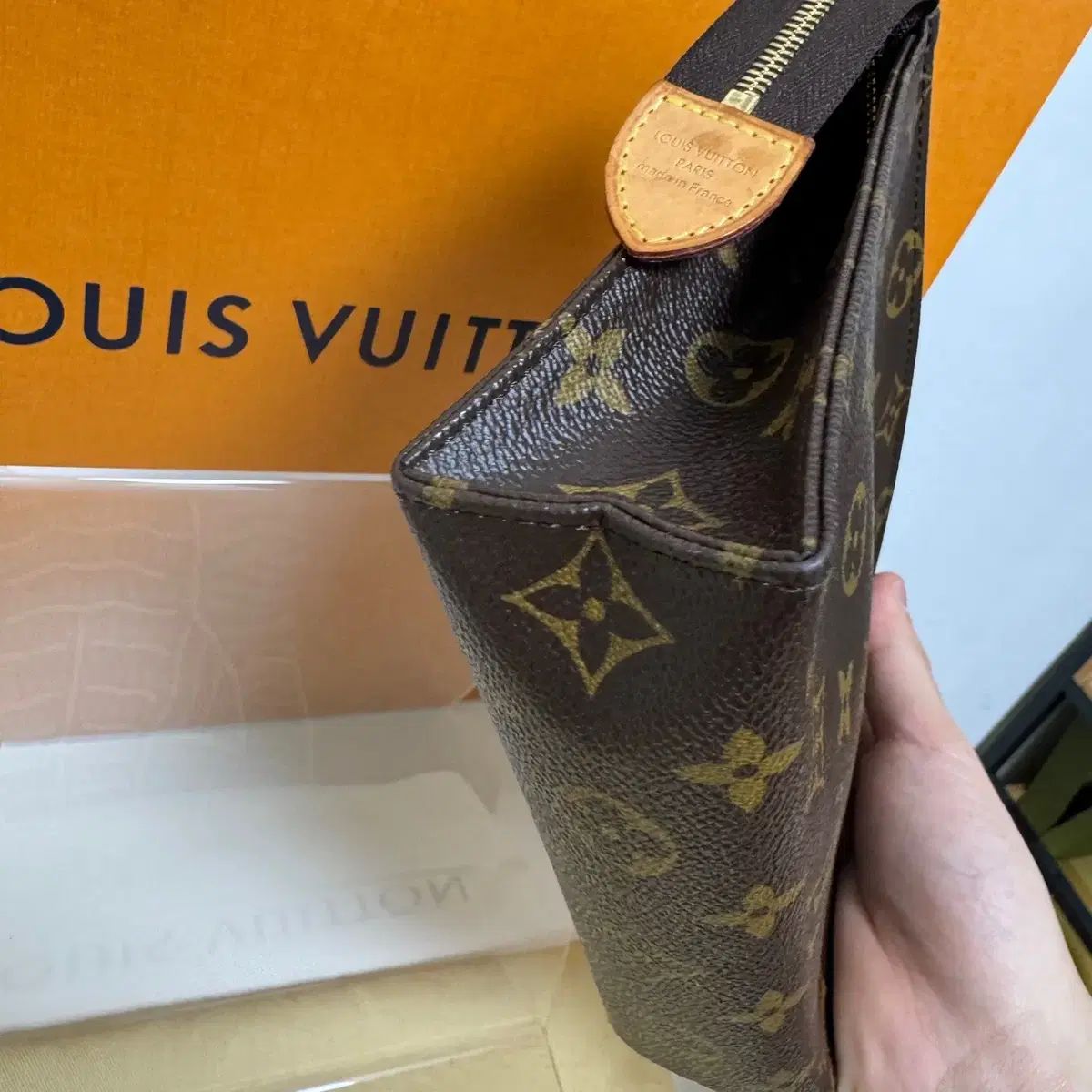 LOUIS VUITTON】 ルイヴィトン モノグラム ポシェットトワレ19