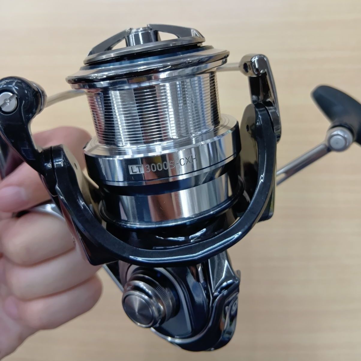 DAIWA EXIST LT3000S-CXH スピニングリール ダイワ イグジスト LT3000