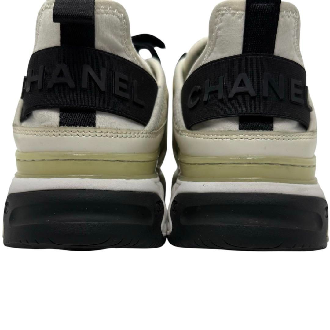 きてぃ！　CHANEL スエード ココマーク スニーカー 36サイズ CHANEL スエード ココマーク スニーカー 36サイズ ホワイト