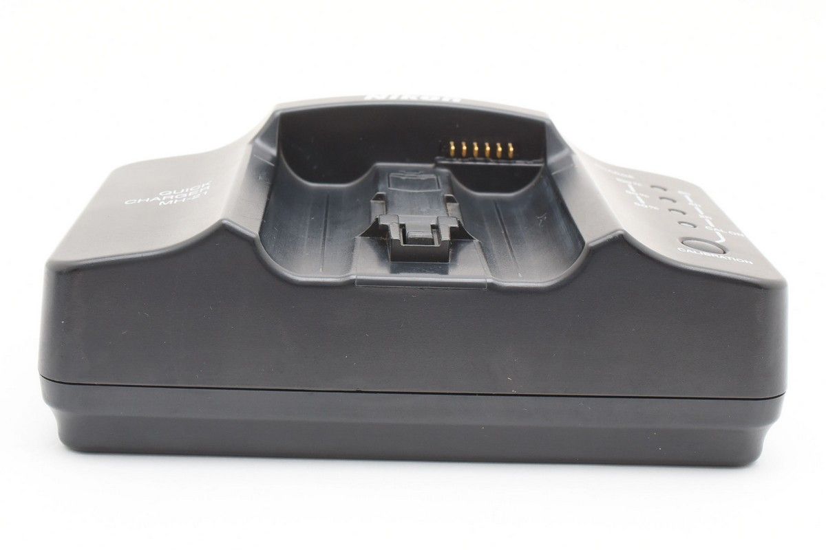 美品】Nikon バッテリーチャージャー MH-21 定番人気，セール 美品
