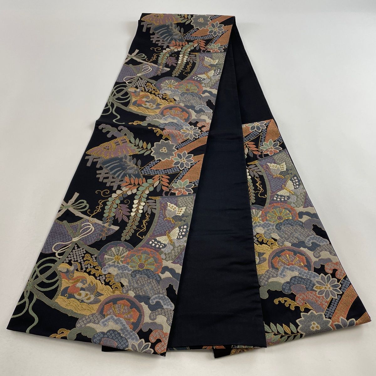 袋帯 美品 秀品 蝶 鴛鴦 金糸 箔 黒 六通 正絹 【中古】 - メルカリ