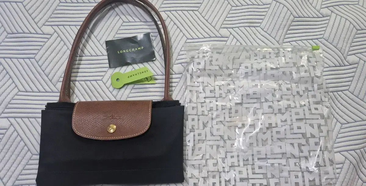 Longchamp ロンシャン または ル プリアージュ オリジナル M ブラック