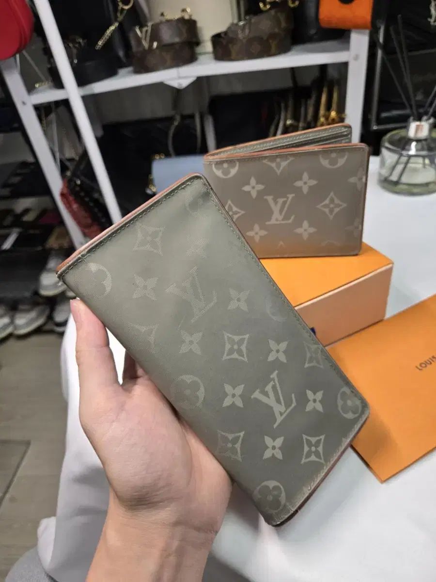 【雷市場（ポンジャン）商品韓国直送】 正規品 限定 Louis Vuitton(ルイヴィトン) Cosmoss(コスモス) チタン 長財布