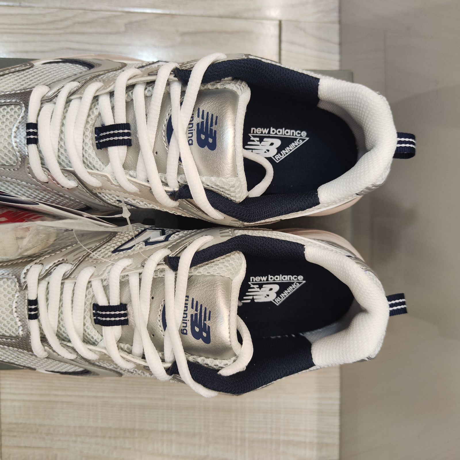 新品、未使用ニューバランス NEW BALANCE WMNS MR530KA ベージュ