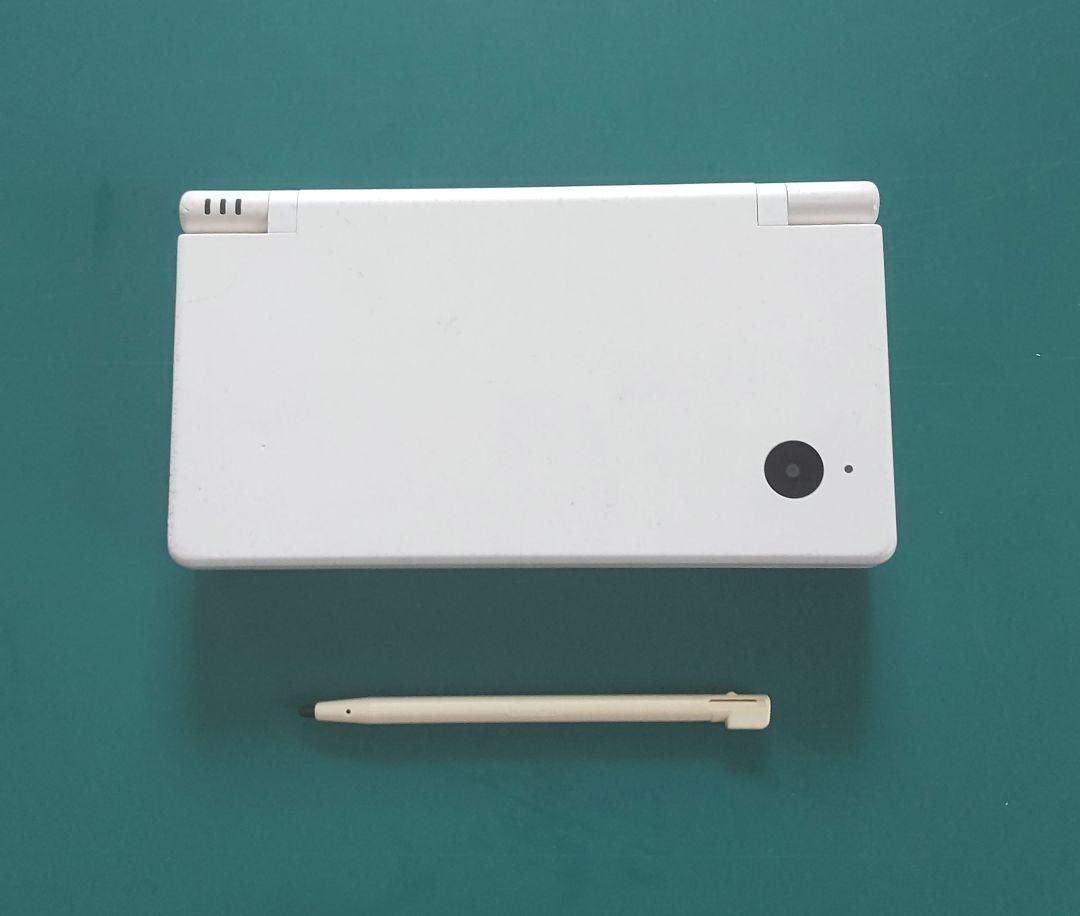 D42【中古・良品】ニンテンドーDSi Lime Green充電器付き 0800 虚ろ
