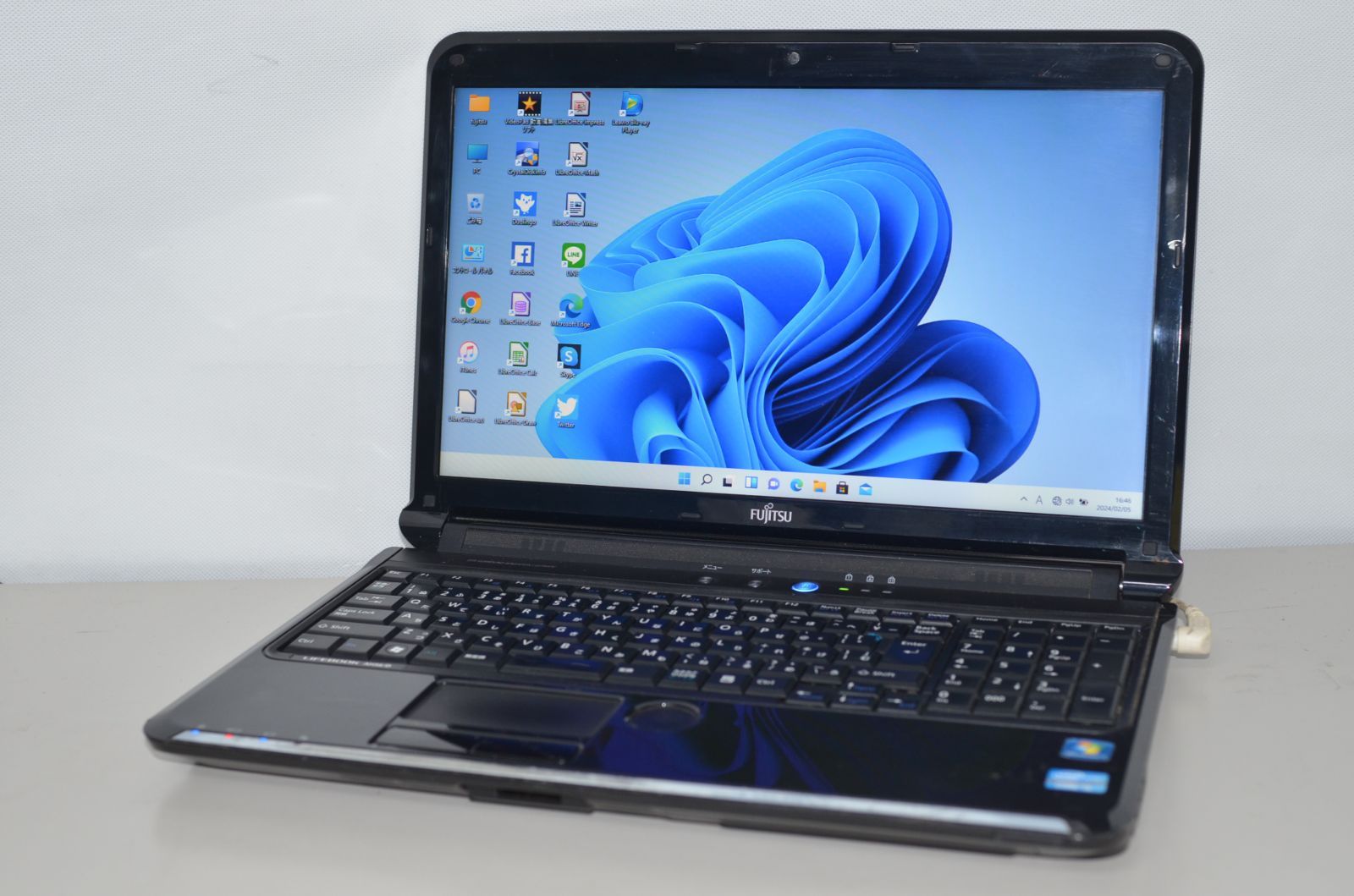 Win11/Office付 富士通LIFEBOOK AH56/D SSD256GB - メルカリ