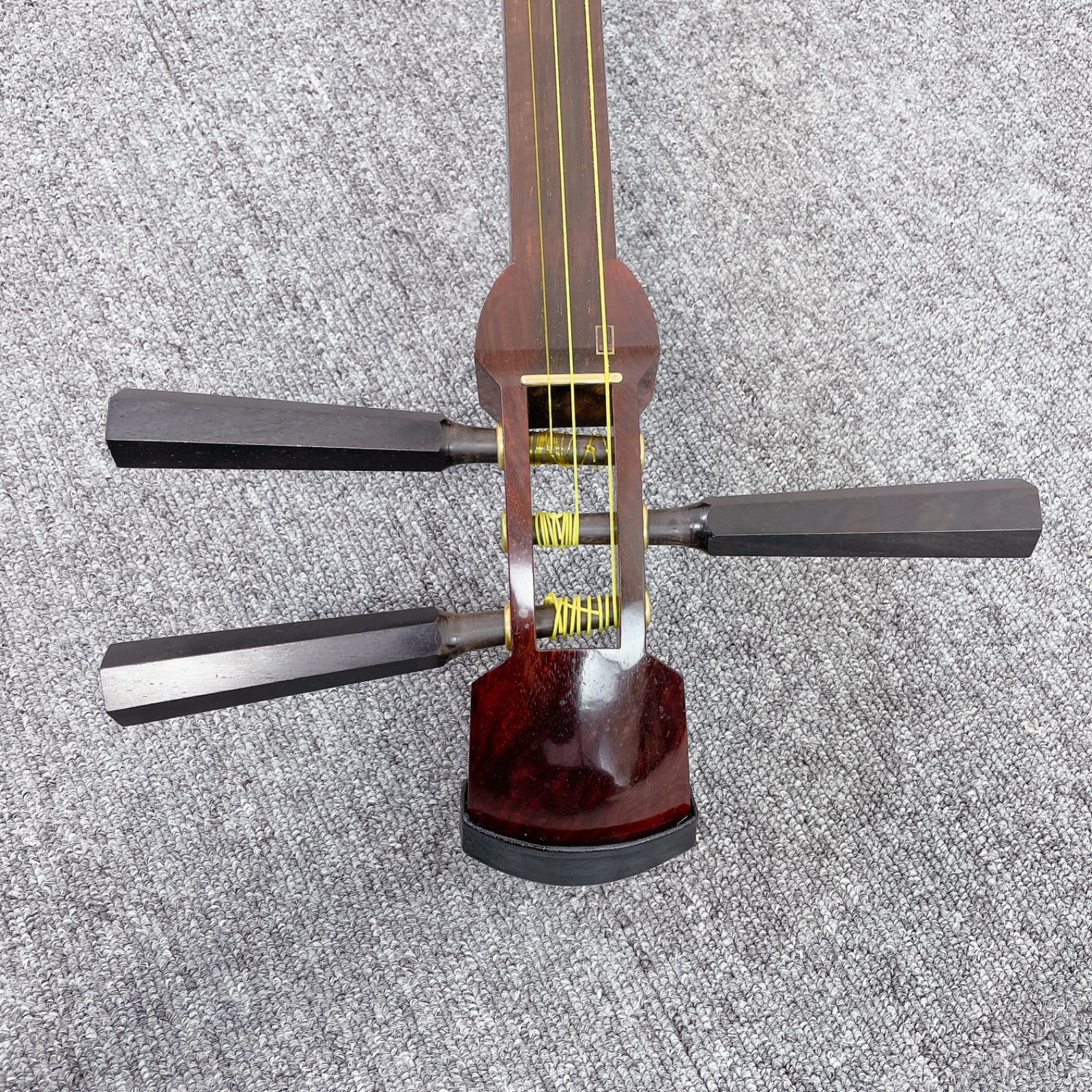 三味線 中棹 一本溝 東さわり 紅木 綾杉彫り胴 和楽器 - メルカリ