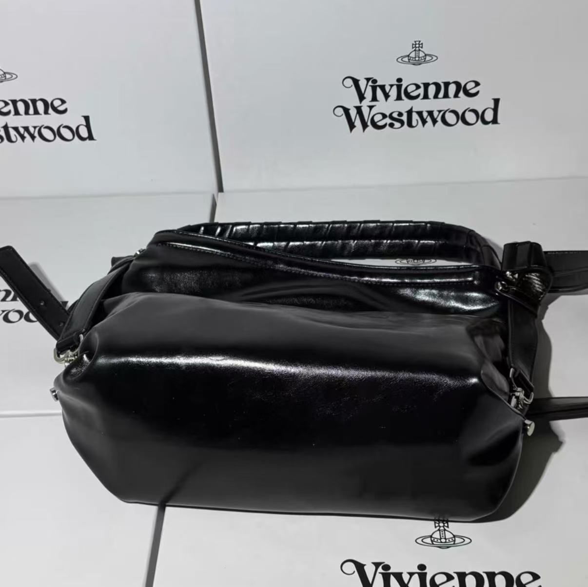 Vivienne Westwood ショルダーバッグ、クロスボディバッグ