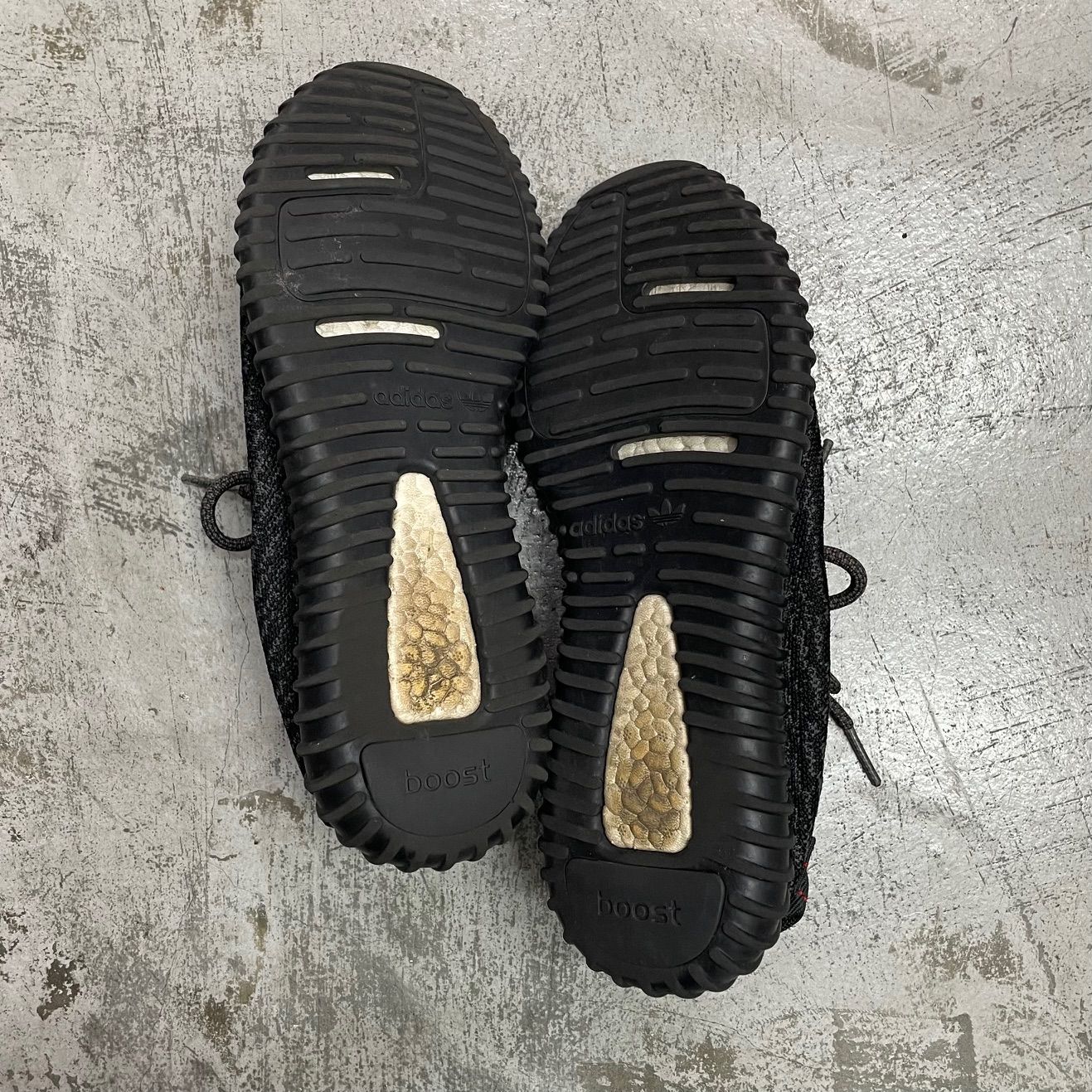 adidas YEEZY Boost 350 Pirate Black BB5350 パイレーツブラック 