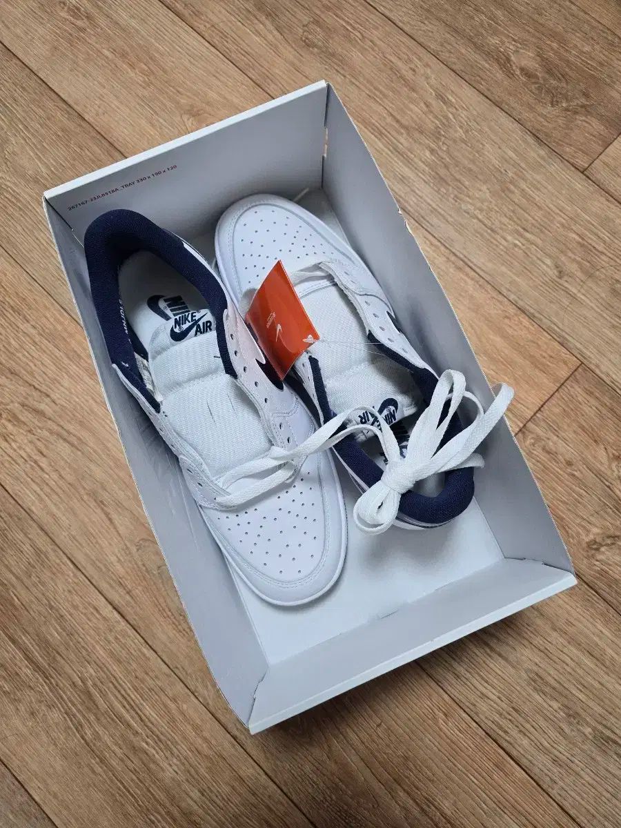 NIKE(ナイキ) エアジョーダン 1 ロー 85