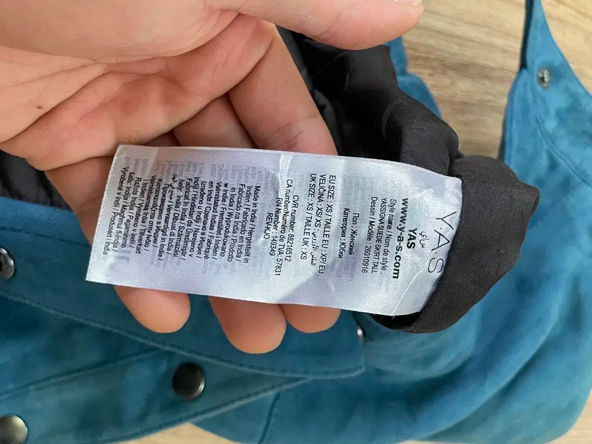 スエード ボタン