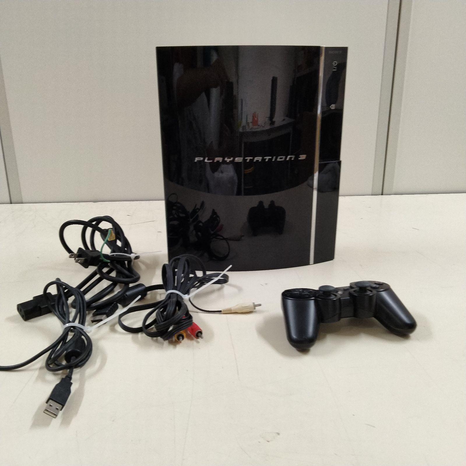 ps3 動作確認済み N-6006] 通電動作確認済 PS3初期型 CECHA00 コントローラー付き