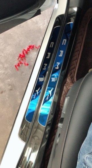 スカッフプレート