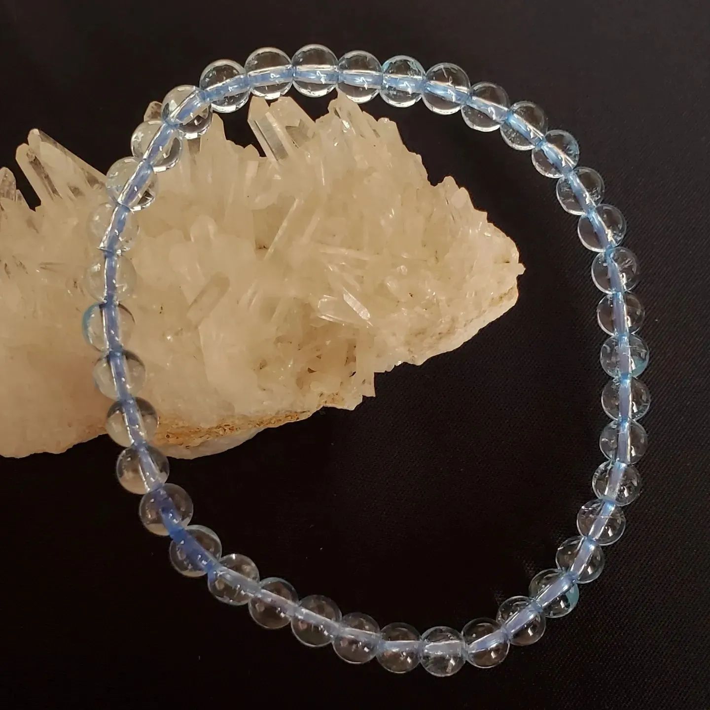 新品   パワーストーン　スカイブルートパーズ    8mm 英雅堂] ブルートパーズ ブレスレット 8mm玉 内径16cm 天然石