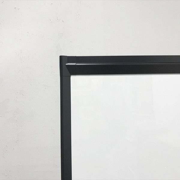 オカムラ ブラック