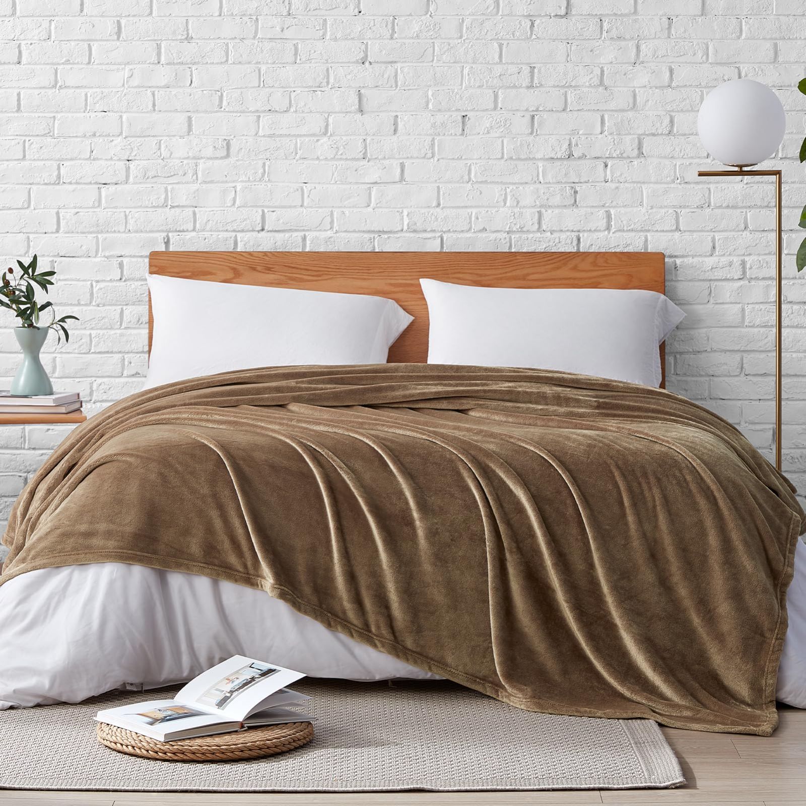 新品 Hansleep 毛布 もうふ 夏用 ダブル ブランケット 大きめ 200x220cm 大判 キャメル マイクロファイバー 柔らかく 肌触り フランネル 洗える 軽量 静電防止 四季適用 (200x220キャメル)