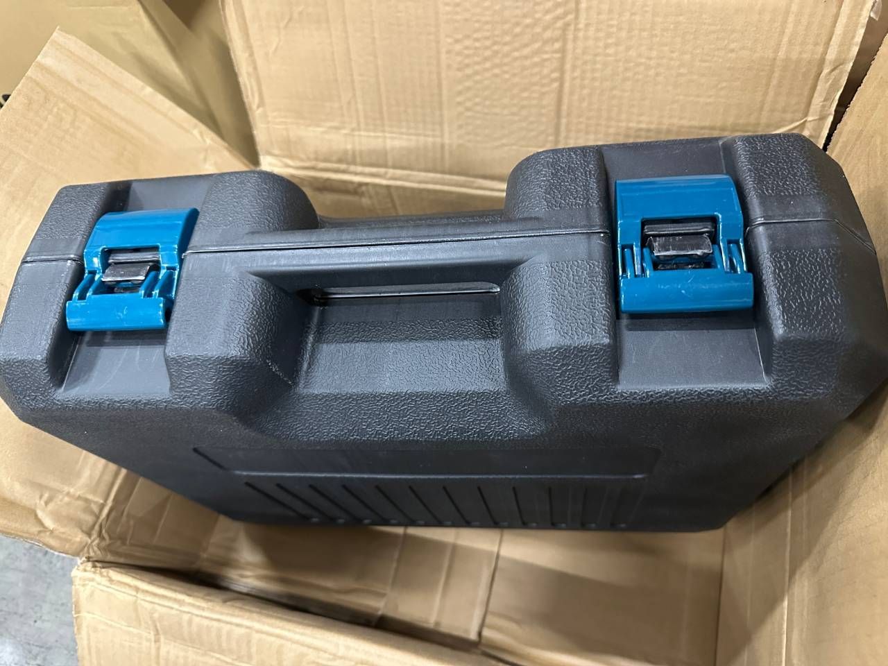 ブラシレスモーター搭載