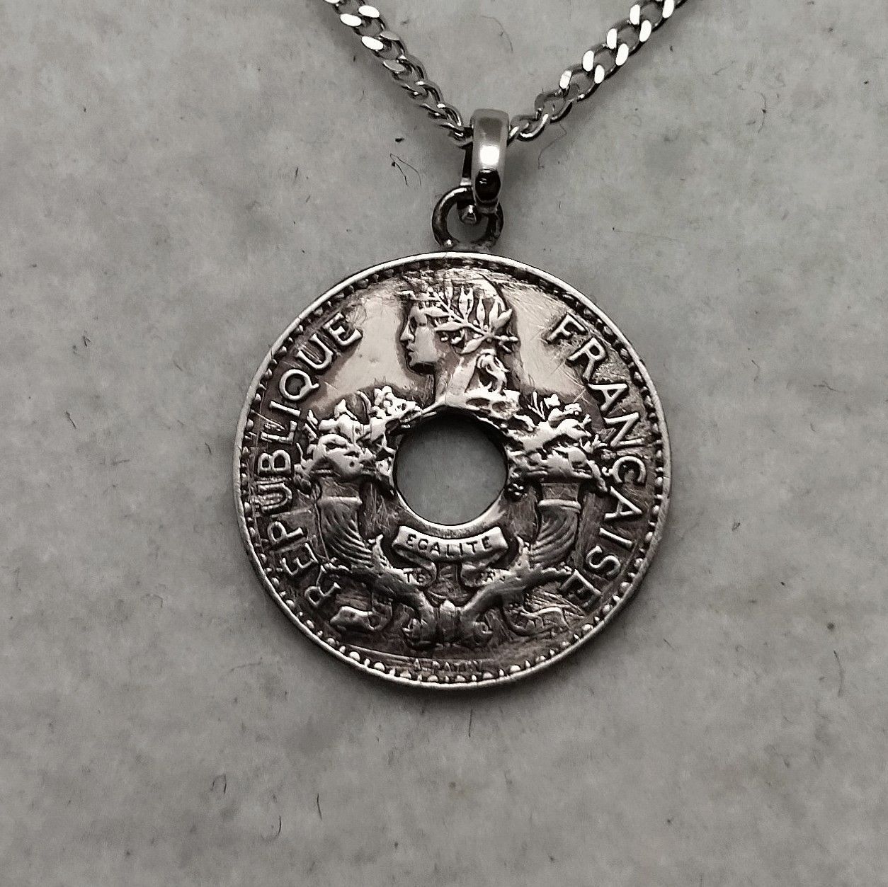 幸運の鷺 日本のコインネックレス