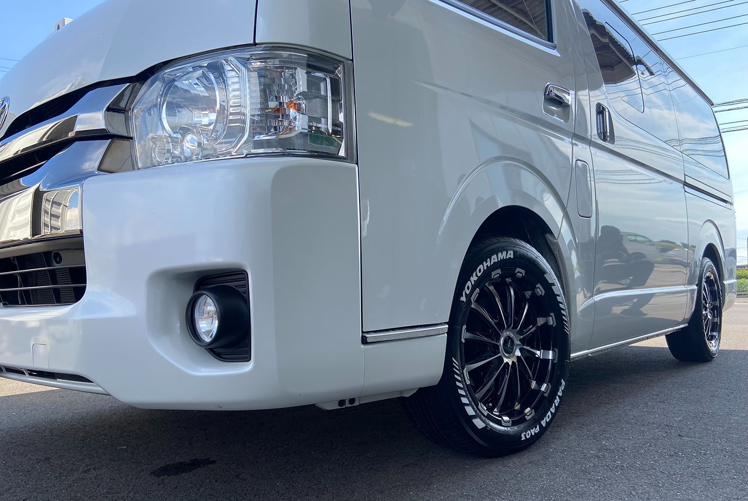 車検対応品 200系ハイエース レジアスエース 17インチ YOKOHAMA