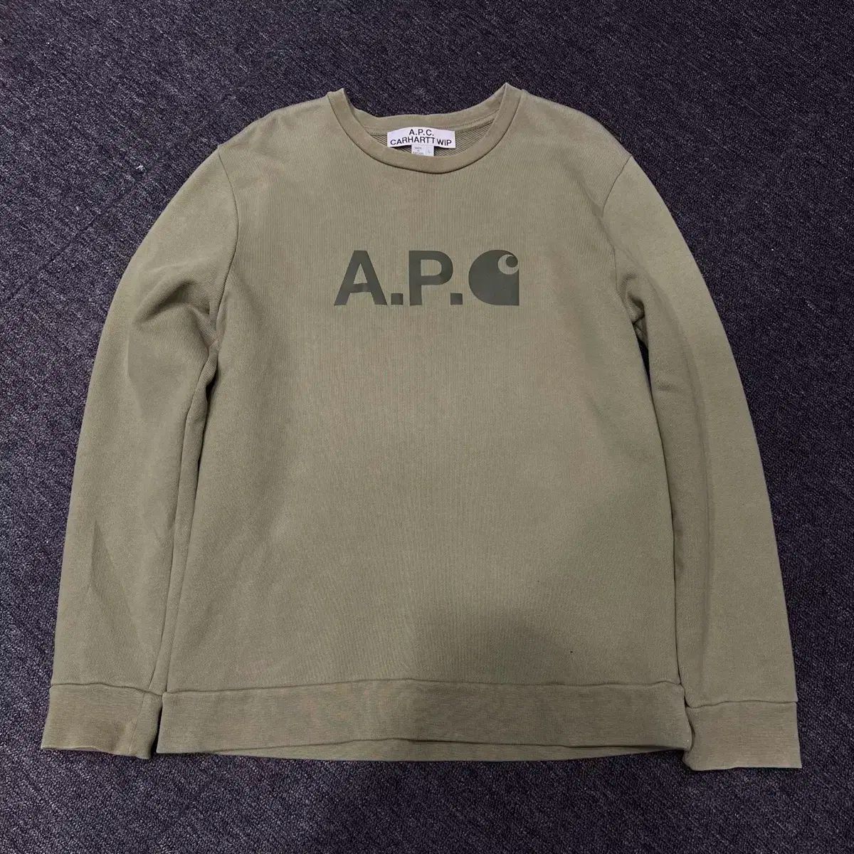 Carhartt(カーハート) WIP x A.P.C.(アー・ペー・セー) カーキ 