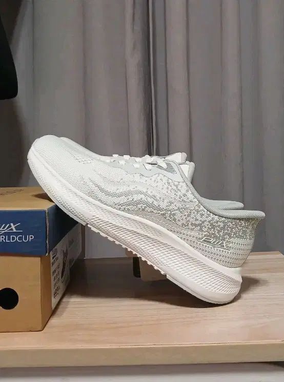 PROWORLDCUP LINE ランニングシューズ 245サイズ