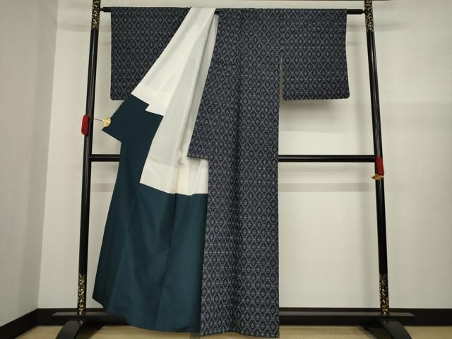 平和屋着物○本場琉球絣 紬 蜀江花文 正絹 逸品 AAAZ4767ck