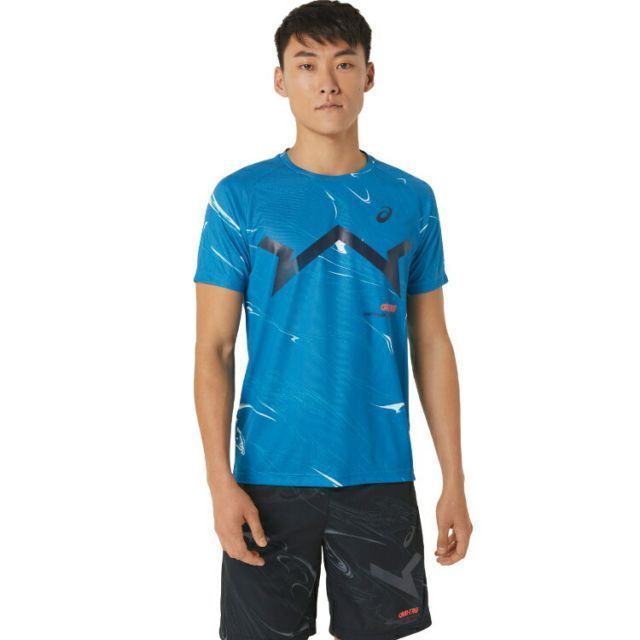 asics アシックス A-I-M DRY GRAPHIC SS TEE リボーンブルー S 2031E003 401 | スポーツ メンズ S ブルー 青 服 衣類 衣料品ウェア ウエア トップス ドライ グラフィック シャツ Tシャツ 半袖 吸汗速乾 ポリ
