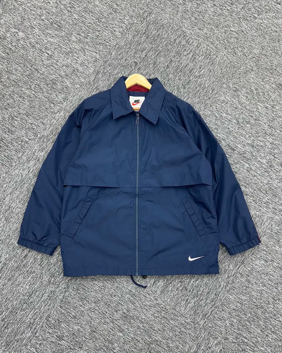 105 90 S NIKE ビックロゴ ウィンドブレーカー-M1063