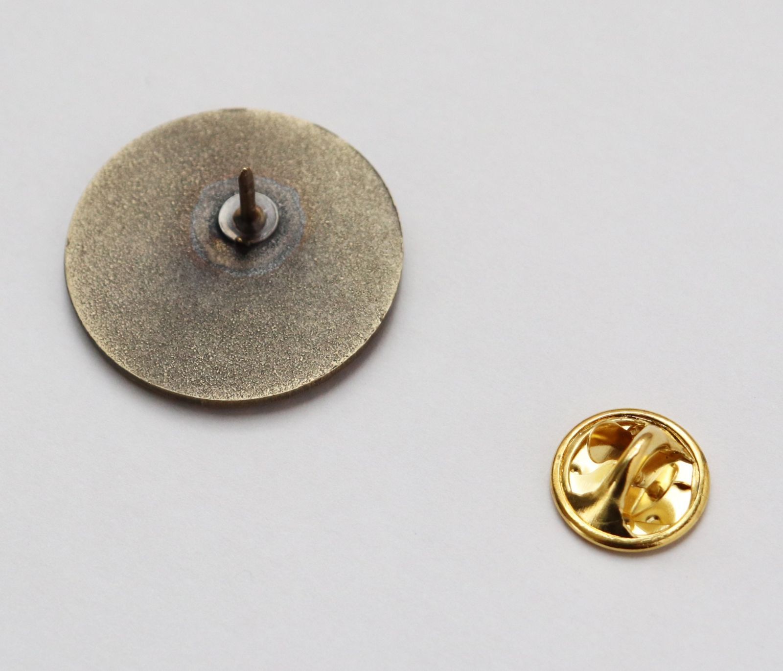 【即購入可】コンパス ロゴマークピンズ 金 銀 Amazon | フリーメイソン コンパス シンボル 金色 ピンバッジ