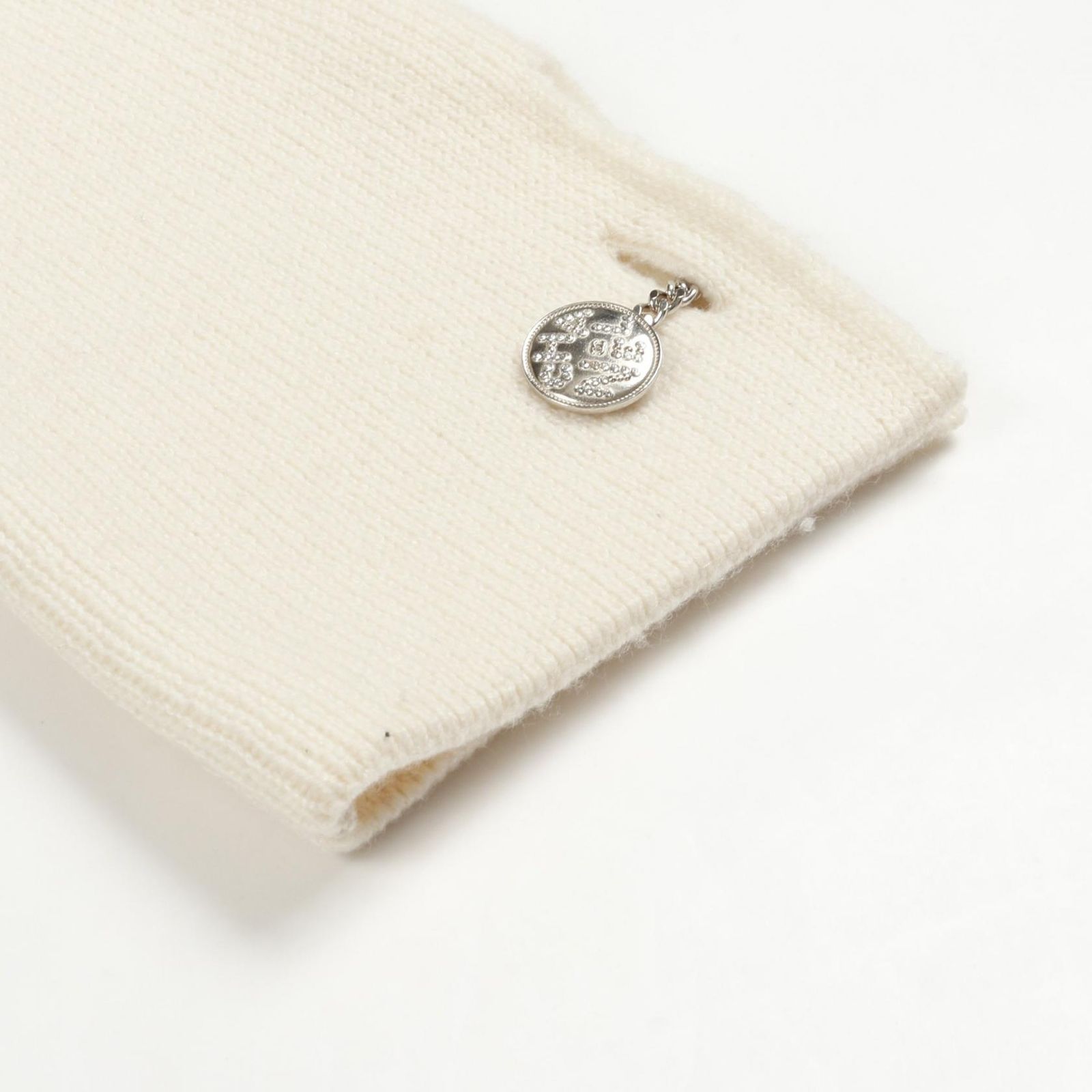 シャネル♥グリポアロゴボタン♥ニット／ジャケット／コート♥新品同様 CHANEL - シャネル ジャケット／コート❤️ロゴ➕グリポア宝石