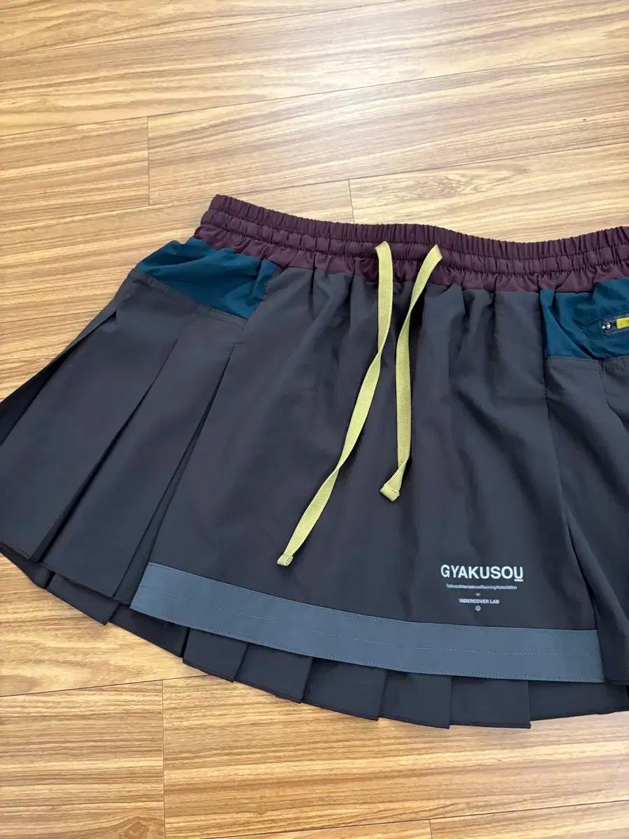 NIKE ナイキ Gyakusou ランニング スカート