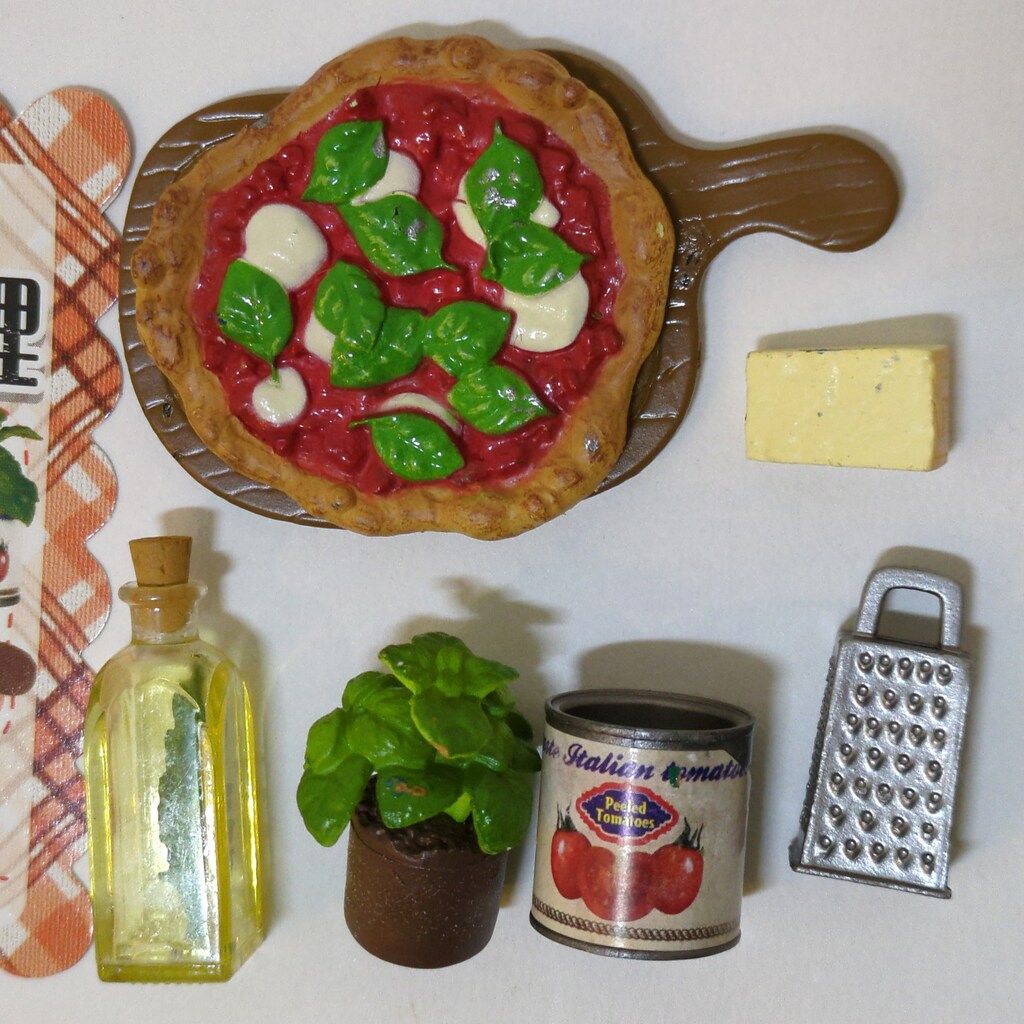ヨーロッパのおばあちゃん自慢のお料理　5.こんがりピッツァ・マルゲリータ ヨーロッパのおばあちゃん自慢のお料理：商品案内 | 株式会社