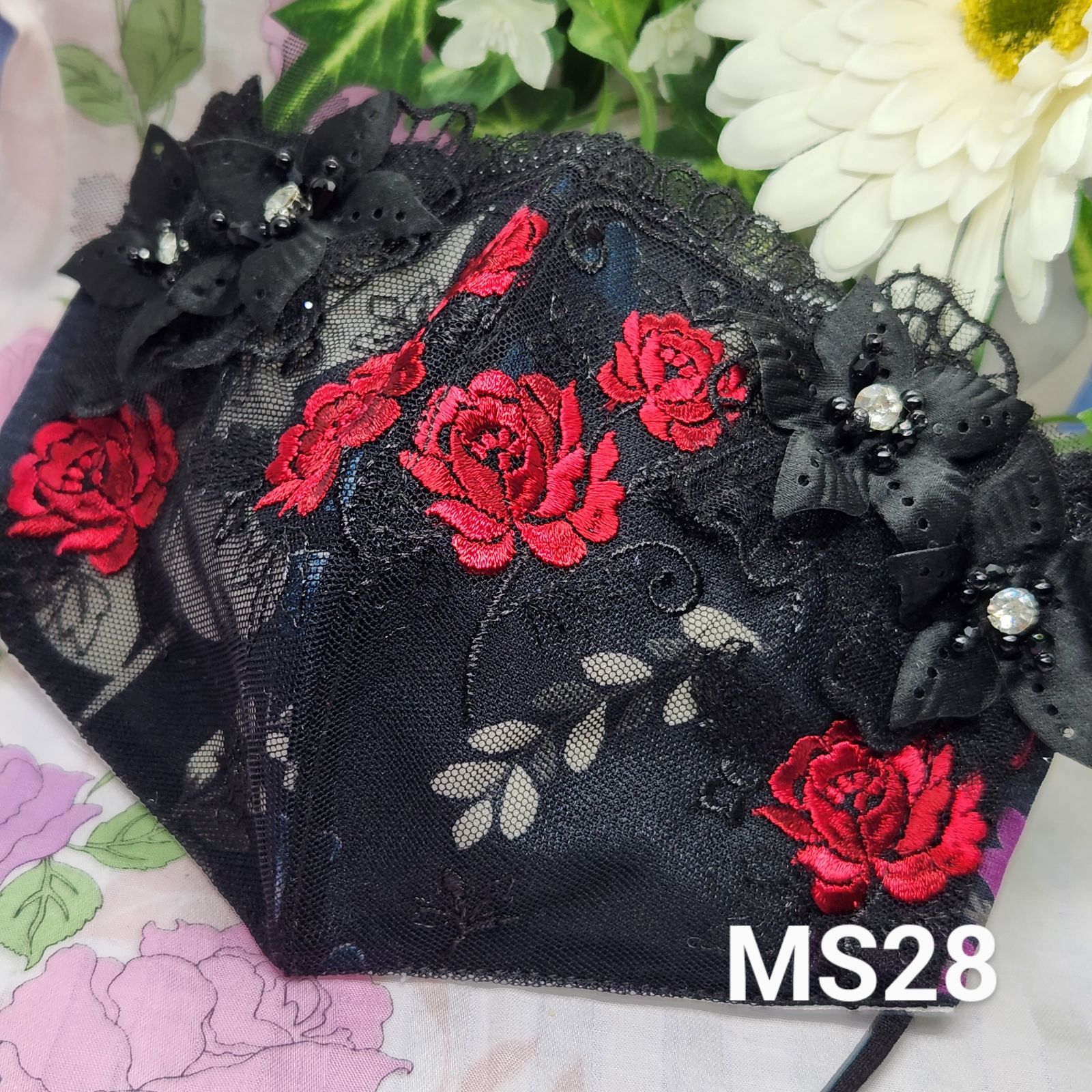 No.MS127 レース赤い薔薇×黒花ﾋﾞｼﾞｭｰ　インナー兼マスクカバーインナーマスク