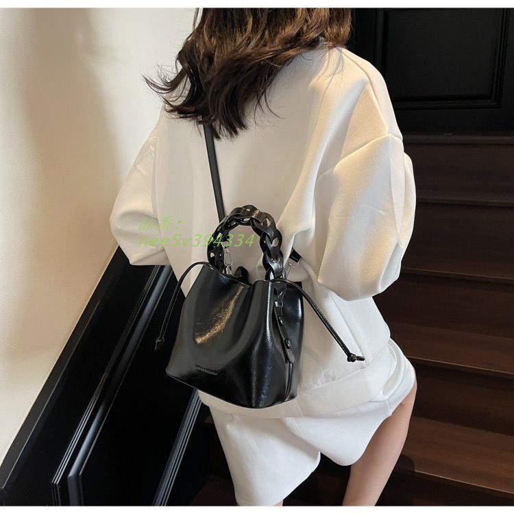 【OVHEE】韓国レディースビッグカバン★Poe Bucket Bag★ 2色 OVHEE】韓国レディースビッグカバン☆Poe Bucket Bag☆ 2色