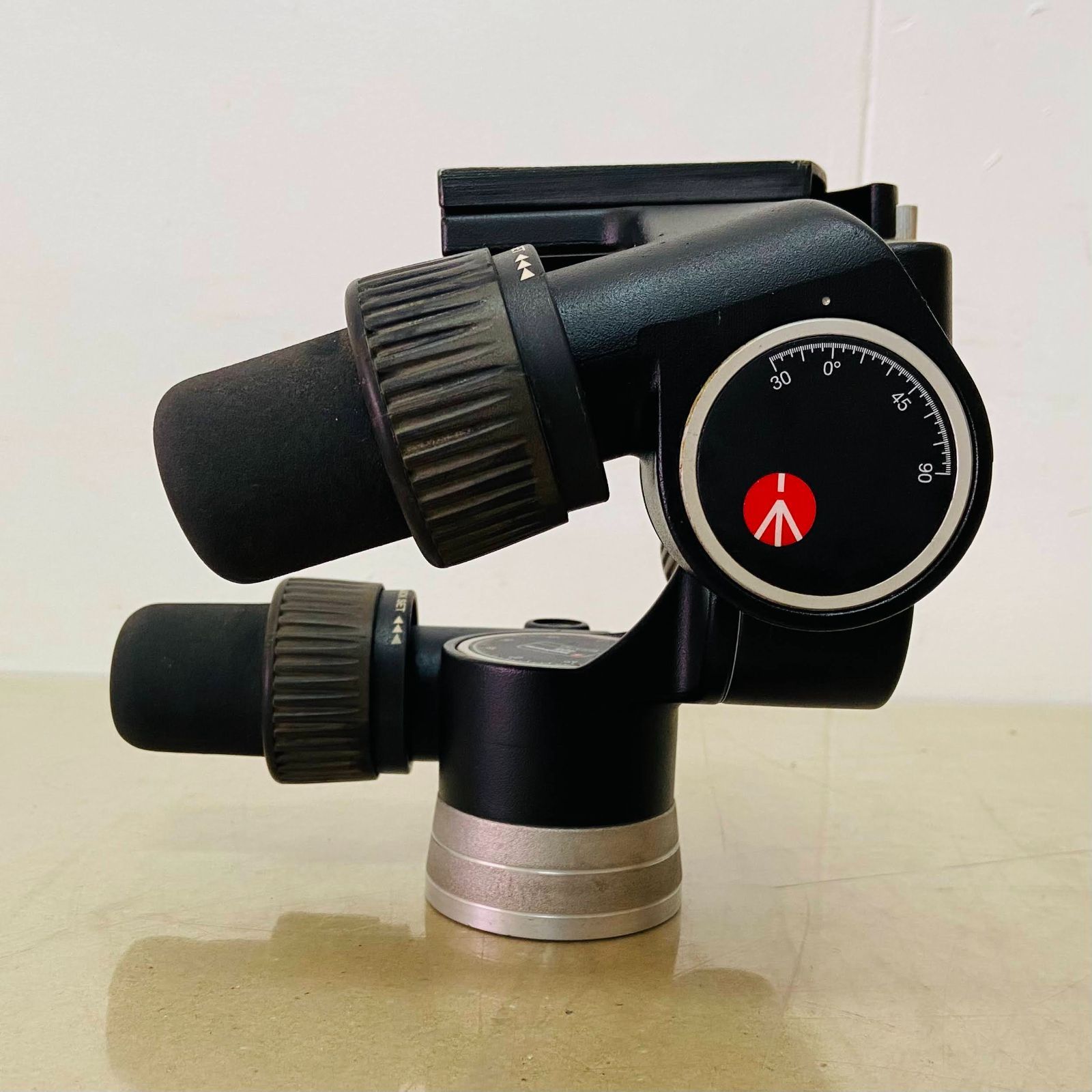 MANFROTTO 405 ギアヘッド 雲台 マンフロット C486 80サイズ発送 